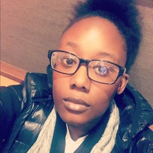 Meet your Posher, Latoya